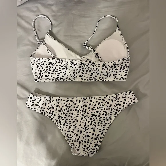 SHEIN Black and White Dalmatian Print Bikini Set - Picture 6 of 6